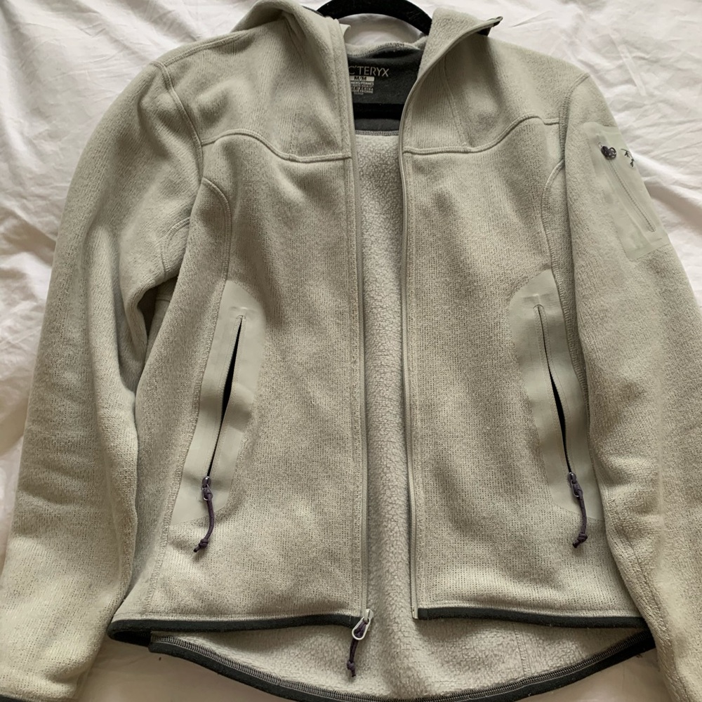 Arc’teryx hoodie